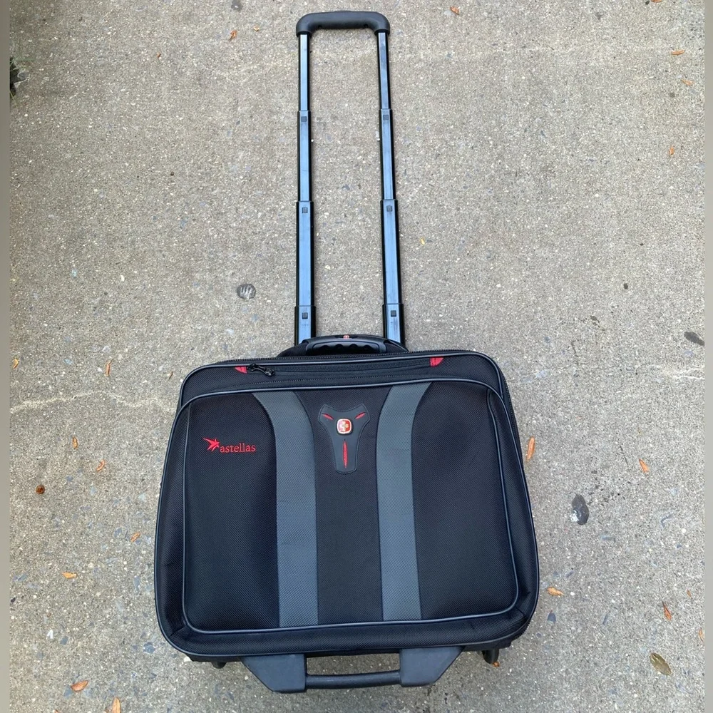 SwissGear Wenger Grenada 17” Wheeled Laptop Case